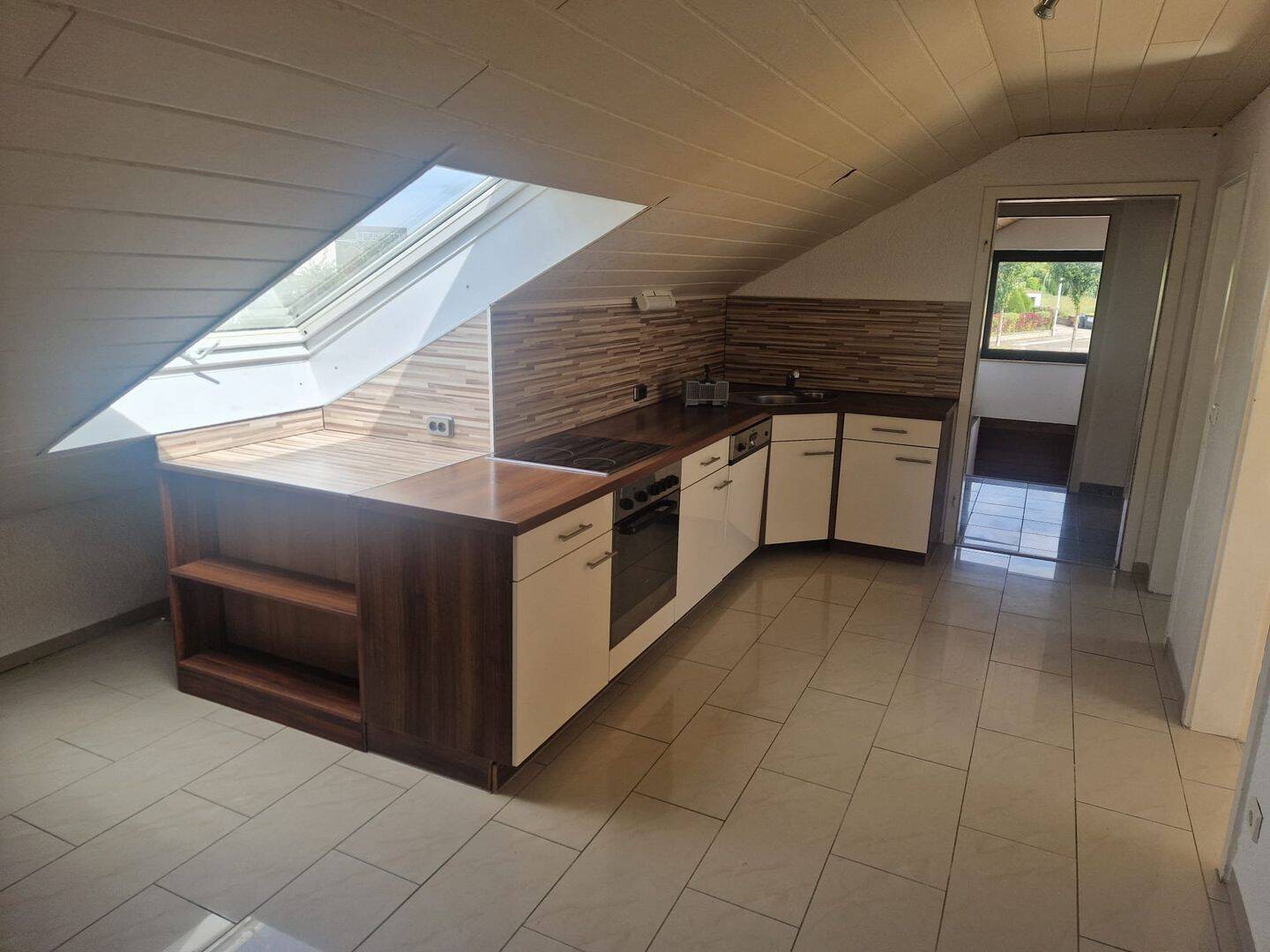 Malerische 4 Zimmerwohnung mit Balkon, 74078 Heilbronn (Biberach Frankenbach Heilbronn Kirchhausen Neckargartach)