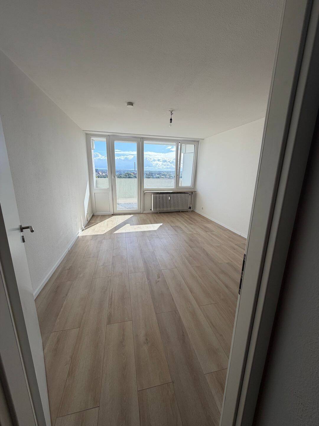 renoviertes 1-Zimmer Appartement mit tollem Weitblick, 91056 Erlangen