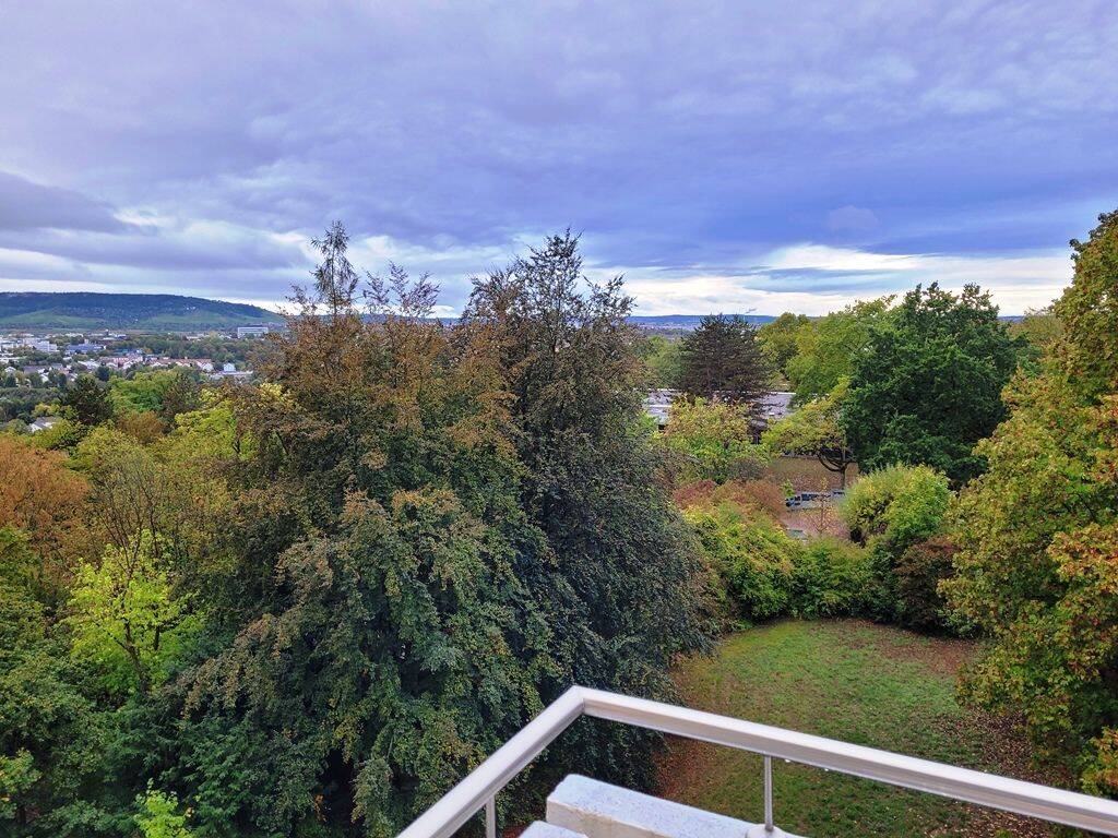 Top gepflegte 3 Zimmer-Wohnung mit toller Aussicht! Mit Einbauküche, Aufzug und TG-Platz!, 71334 Waiblingen