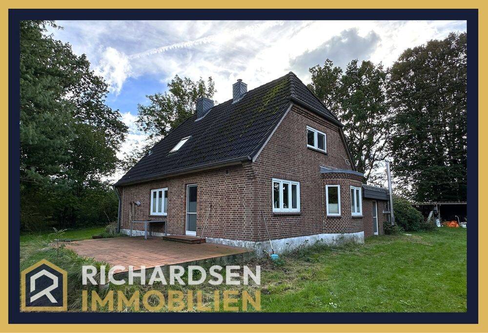 Ländlich Wohnen auf großem Gundstück: Einfamilienhaus mit viel Nutzungspotenzial und Nebengebäuden, 24969 Großenwiehe