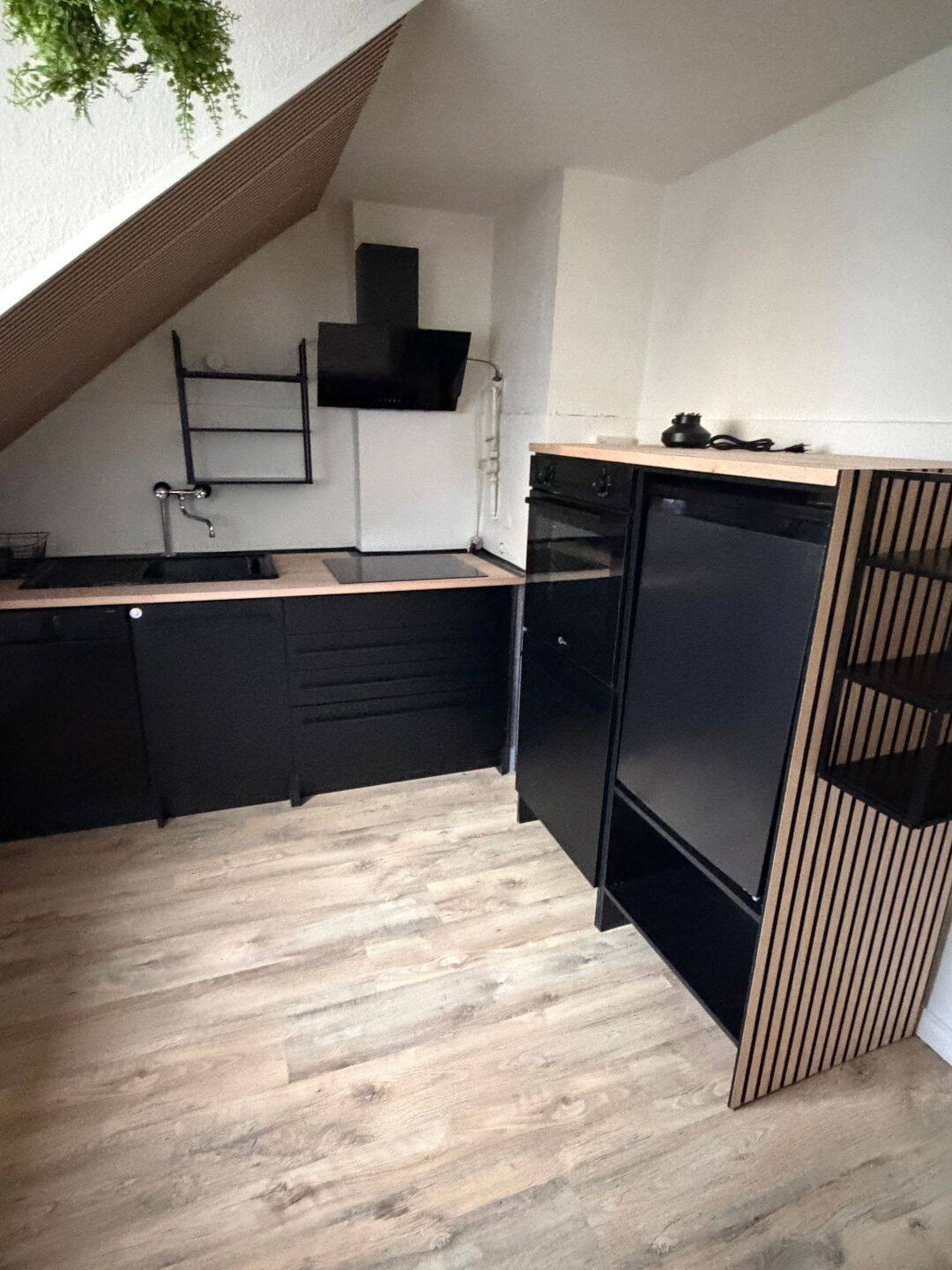 Charmante 3 Zimmer Dachgeschoss Wohnung in Saarlouis City Nähe, 66740 Saarlouis