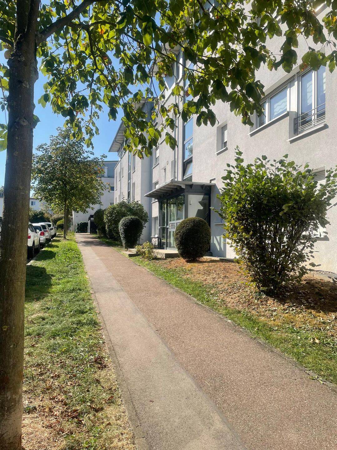 Attraktive 4-Zimmer-Wohnung mit Balkon, Einbauküche & Tiefgarage in Ludwigsburg, 71638 Ludwigsburg