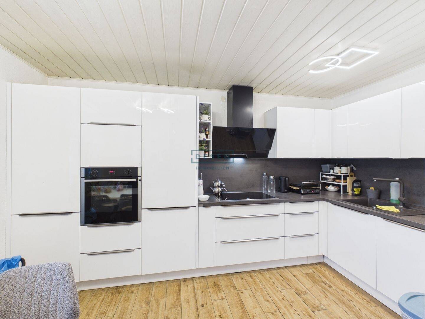 3 Zimmer, Balkon und hochwertige Küche in Walldorf, 69190 Walldorf