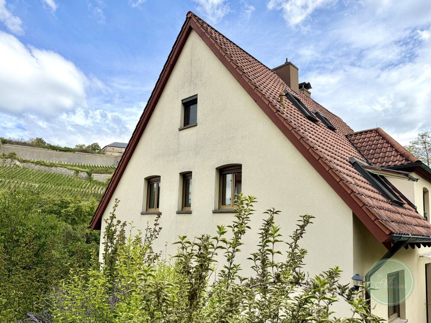 ** BESTE Lage & BEST View ** Anwesen vis a`vis Festung Marienberg ** 7,5 Zi. + 2 Zi. ** 2 Garagen **, 97082 Würzburg (Altstadt Heidingsfeld Steinbachtal Zellerau)