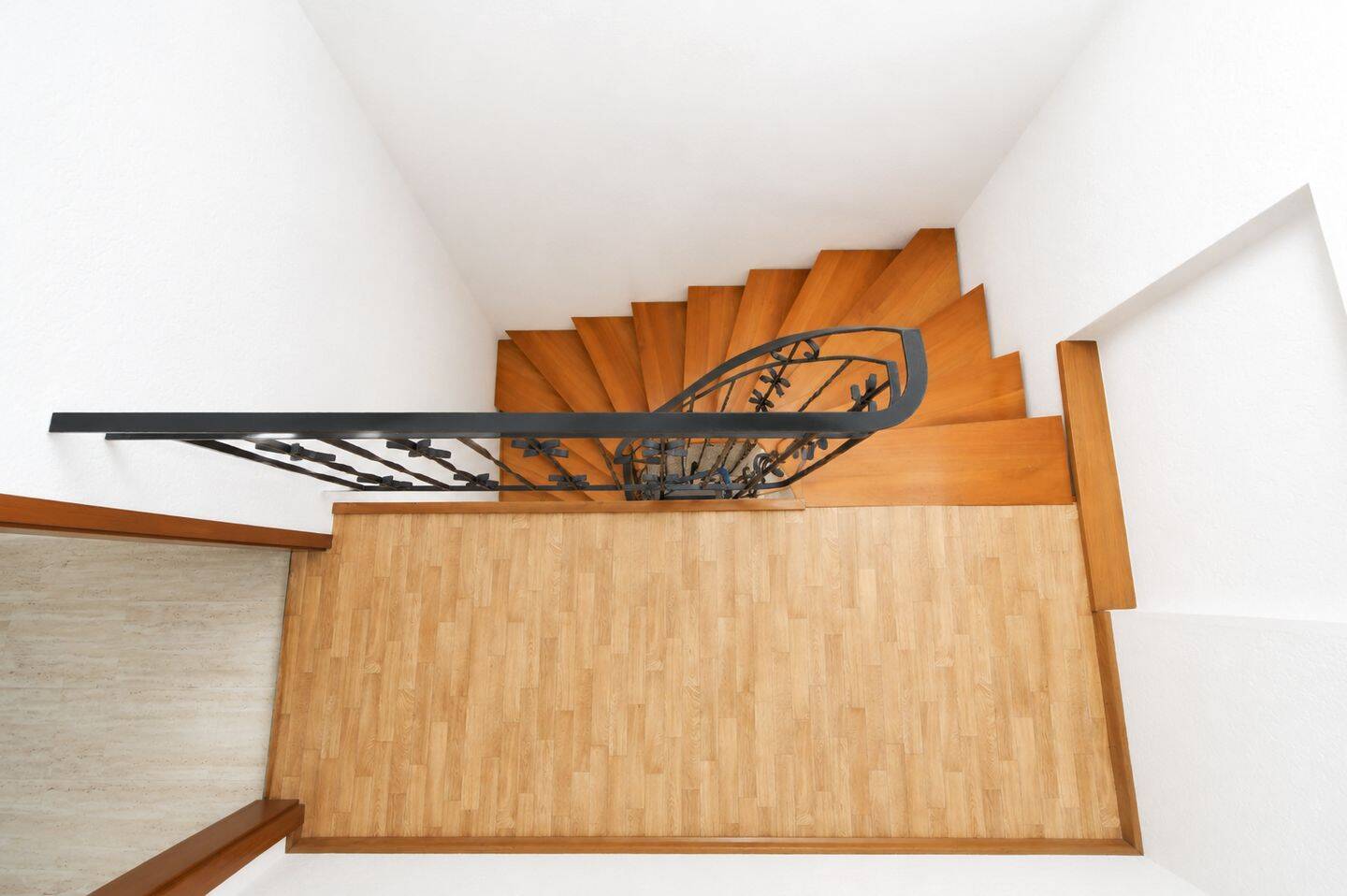 Geräumige 3 Zimmer DG Wohnung mit Ausbaupotential im Dachboden, 79336 Herbolzheim