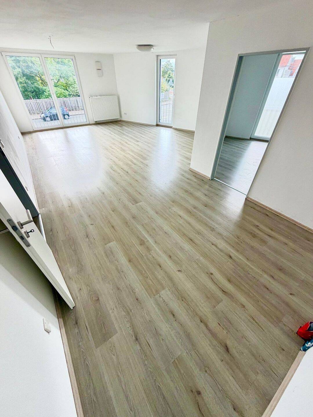 Helle 2 Zimmer-Wohnung mit bodentiefen Fenstern, 33739 Bielefeld