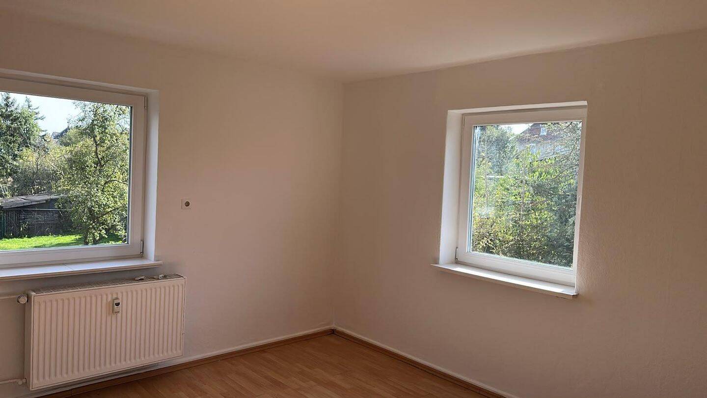 Renovierte 2-Zimmer-Wohnung im 1. OG in Kassel-Oberzwehren – ab sofort frei, neue Einbauküche ab November, 34132 Kassel (Bad Wilhelmshöhe Brasselsberg Niederzwehren Nordshausen Oberzwehren)