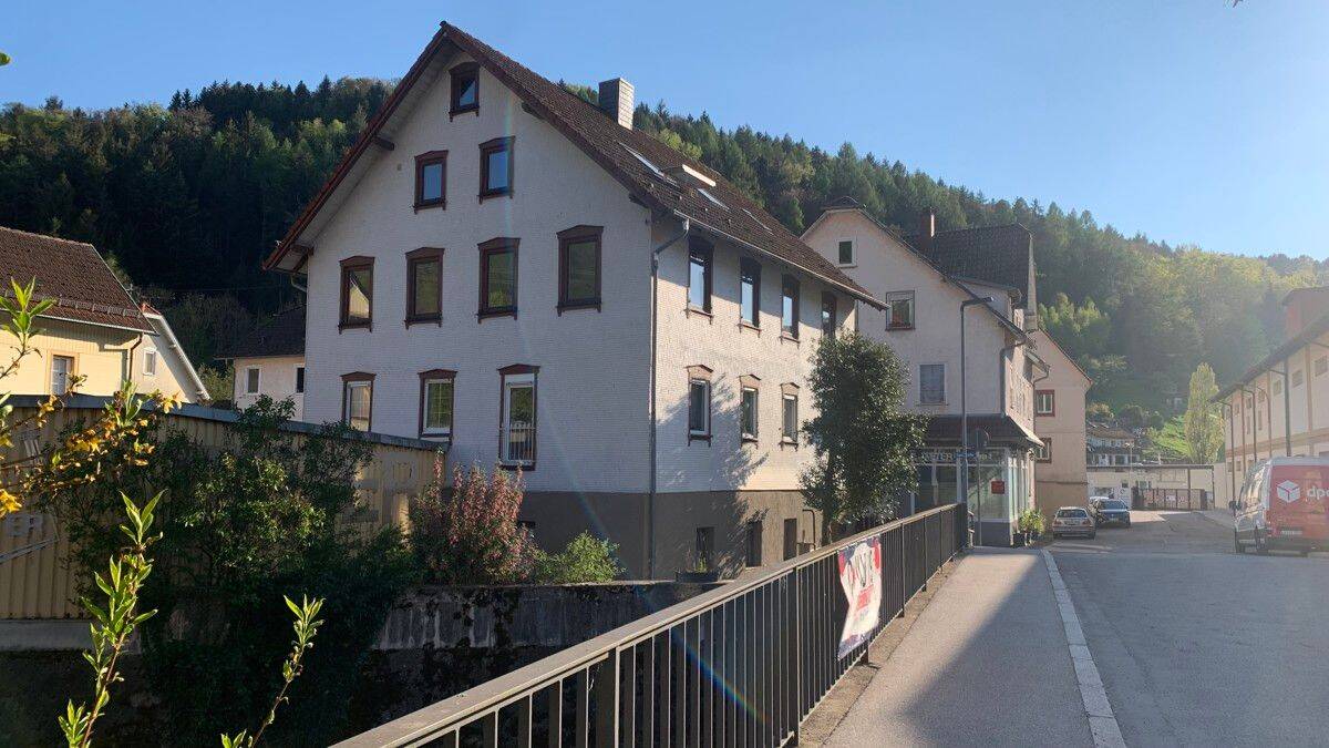 Familienglück auf zwei Ebenen – mit hochwertiger Einbauküche!, 75305 Neuenbürg