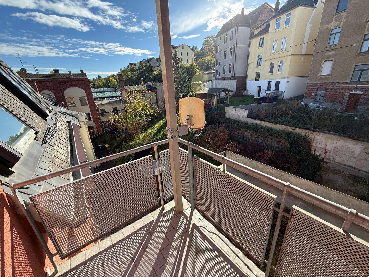 Superschöne, moderne DG-Wohnung mit Balkon und herrlichem Blick über Greiz, 7973 Greiz