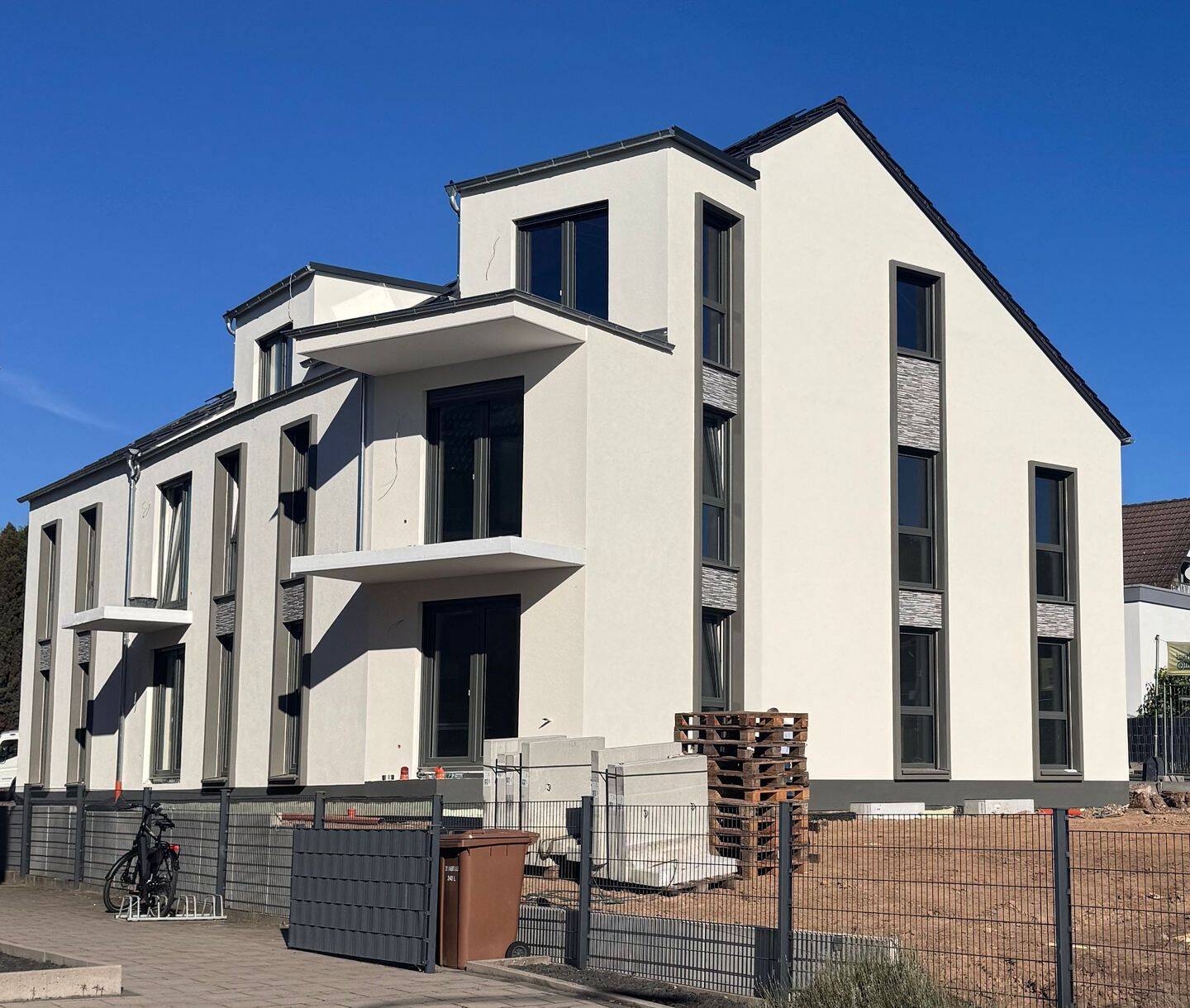 KFW55 – 100.000 € Förderkredit nur noch bis Dezember – Attraktive 2-Zimmer- ETW mit Balkon, 63741 Aschaffenburg (Damm Innenstadt Leider Nilkheim Strietwald)
