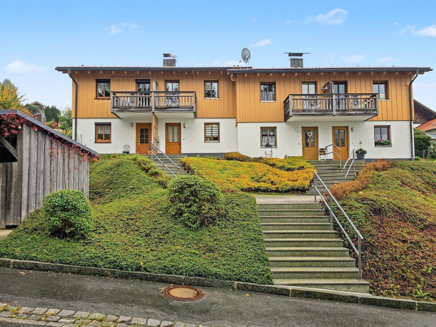 Wohlfühlen für Paare: Charmante 2-Zimmer, Küche, Bad-Split-Level-Wohnung mit Terrasse & Balkon, 94566 Sankt Oswald-Riedlhütte