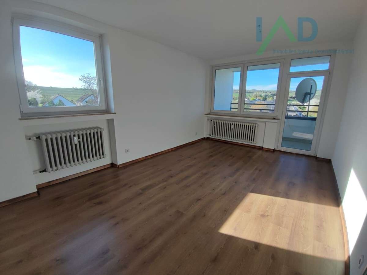 Tolle Aussichtslage mit Balkon und Stellplatz – Schöne 3-Zimmerwohnung – modernisiert, 55543 Bad Kreuznach