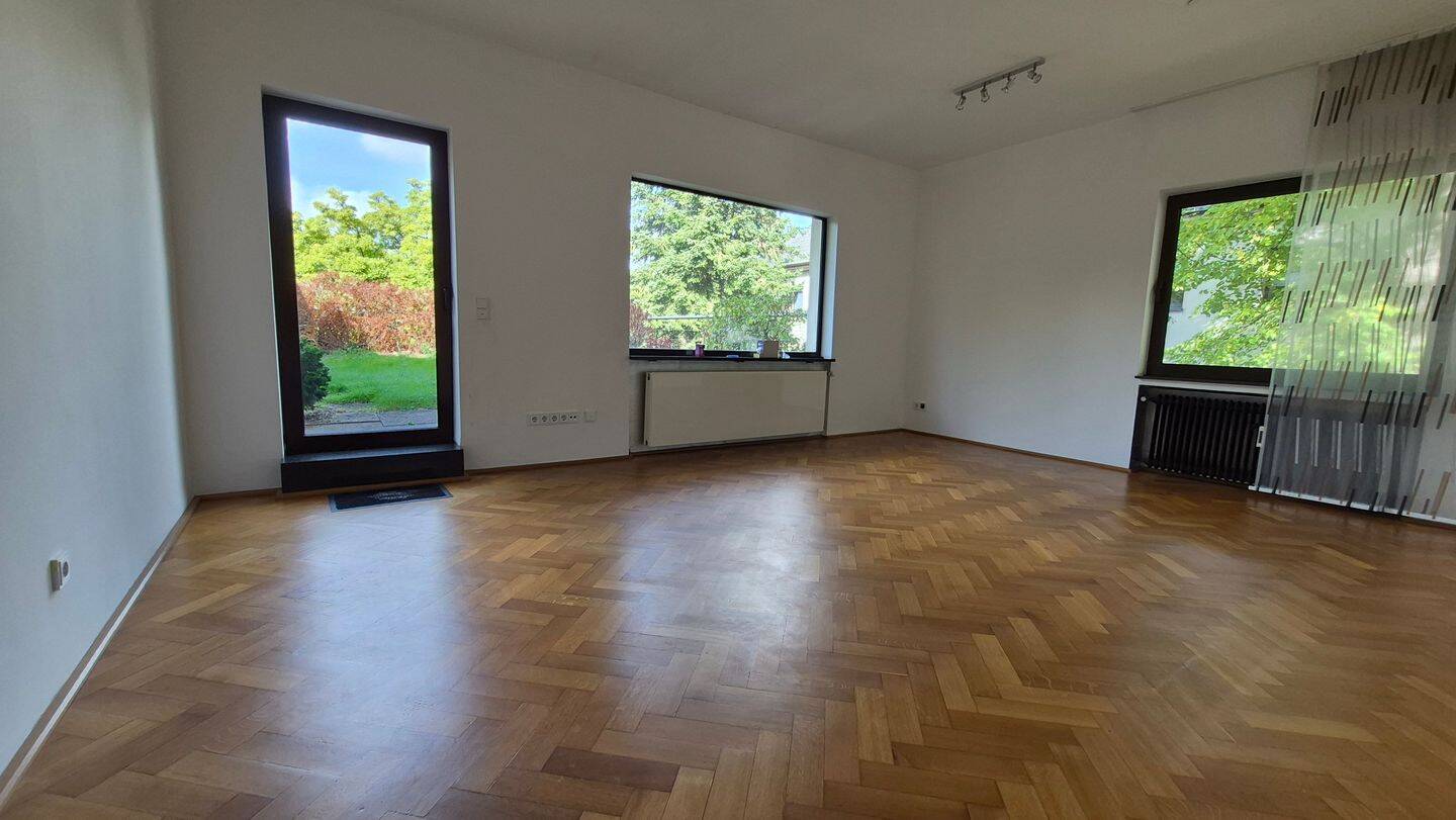 Über den Dächern von MG ! Traumhafte Terrassenwohnung mit Dachgarten (ca. 28 qm) in gesuchter Lage der Mönchengladbacher Oberstadt !, 41061 Mönchengladbach (Eicken Stadtmitte Waldhausen)