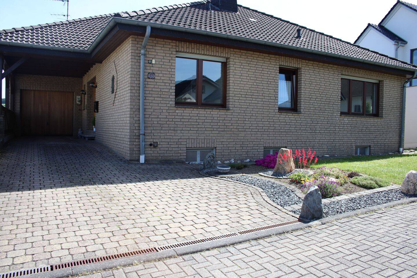 Großzügige 3-Zimmerwohung in ruhiger Aussichtslage, 53426 Dedenbach