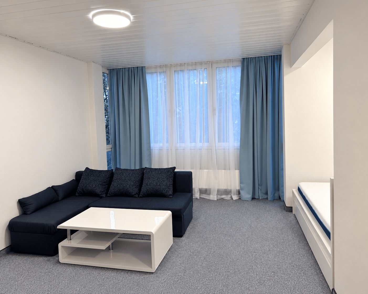 Helle, möblierte 1-Zimmer-Wohnung, 81673 München (Berg am Laim)