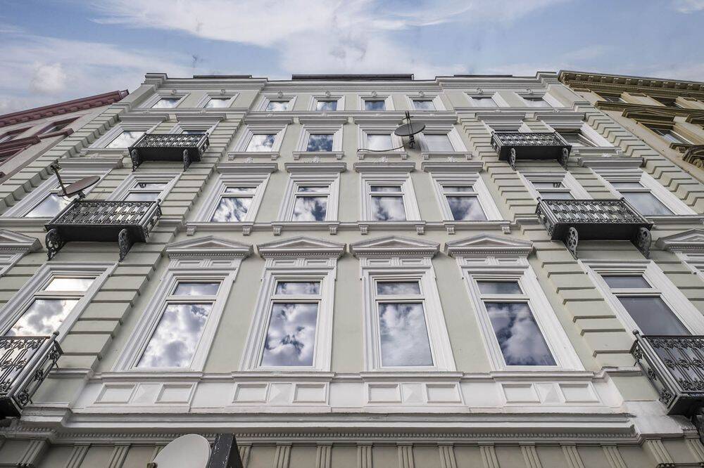 Helle Altbauwohnung mit Balkon zwischen Karoviertel und Schanze, 20359 Hamburg (Altona Altona-Altstadt Neustadt Sankt Pauli Sternschanze)