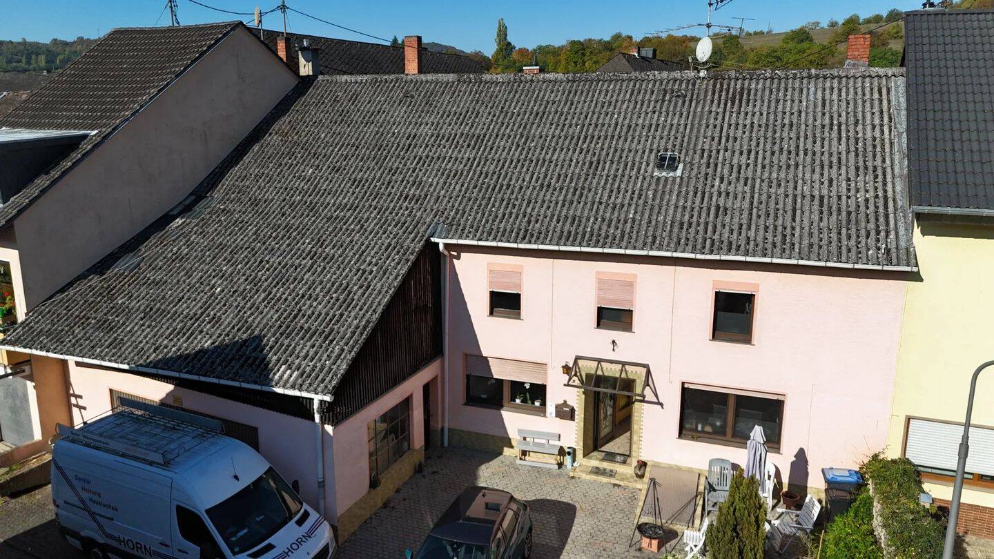 Renovierungsbedürftiges Einfamilienhaus mit Nebengebäude und Ausbaupotenzial – ideal für Handwerker, 54310 Ralingen