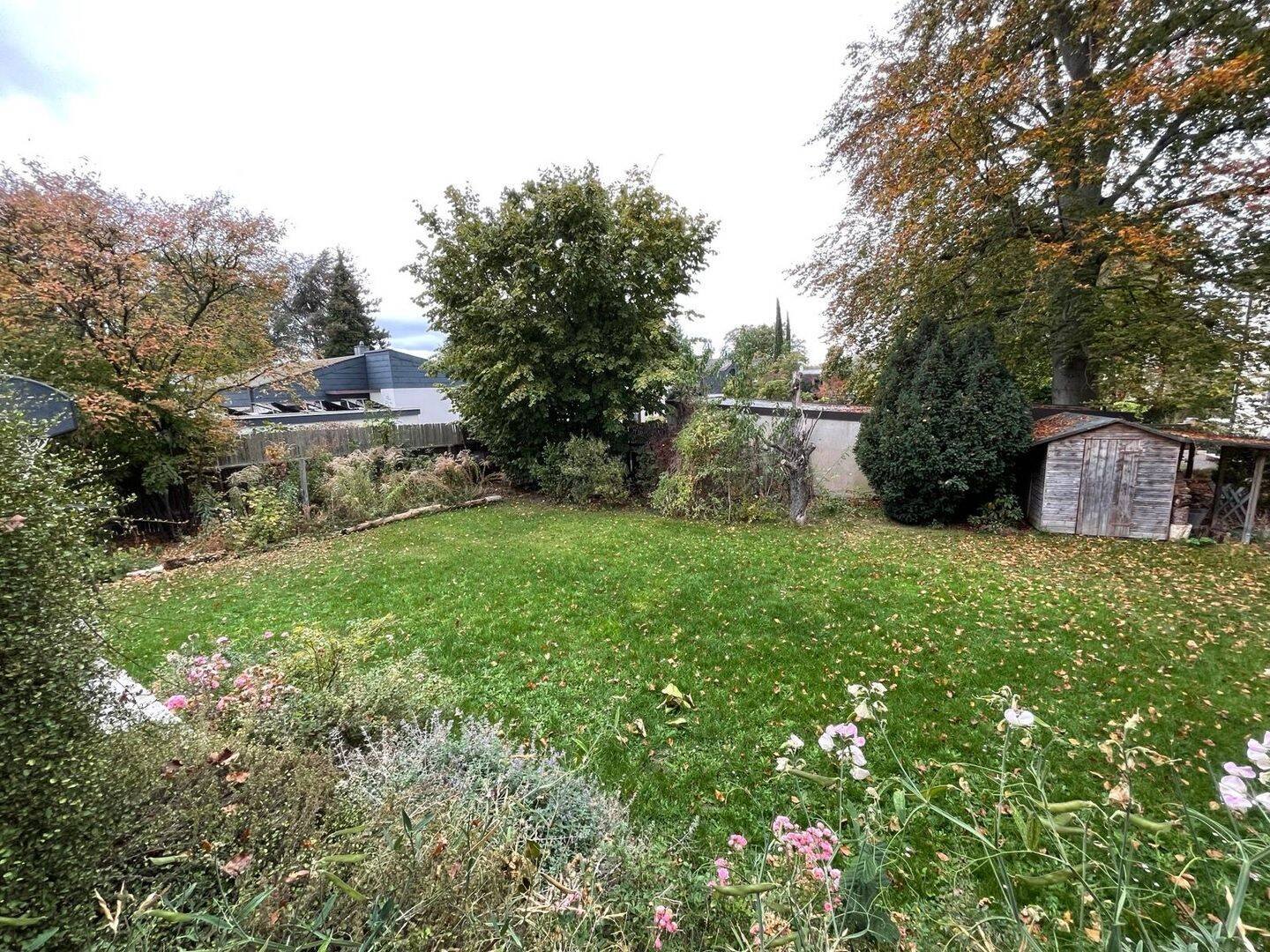 Gepflegte Doppelhaushälfte mit Garten in Fürth Espan, 90765 Fürth