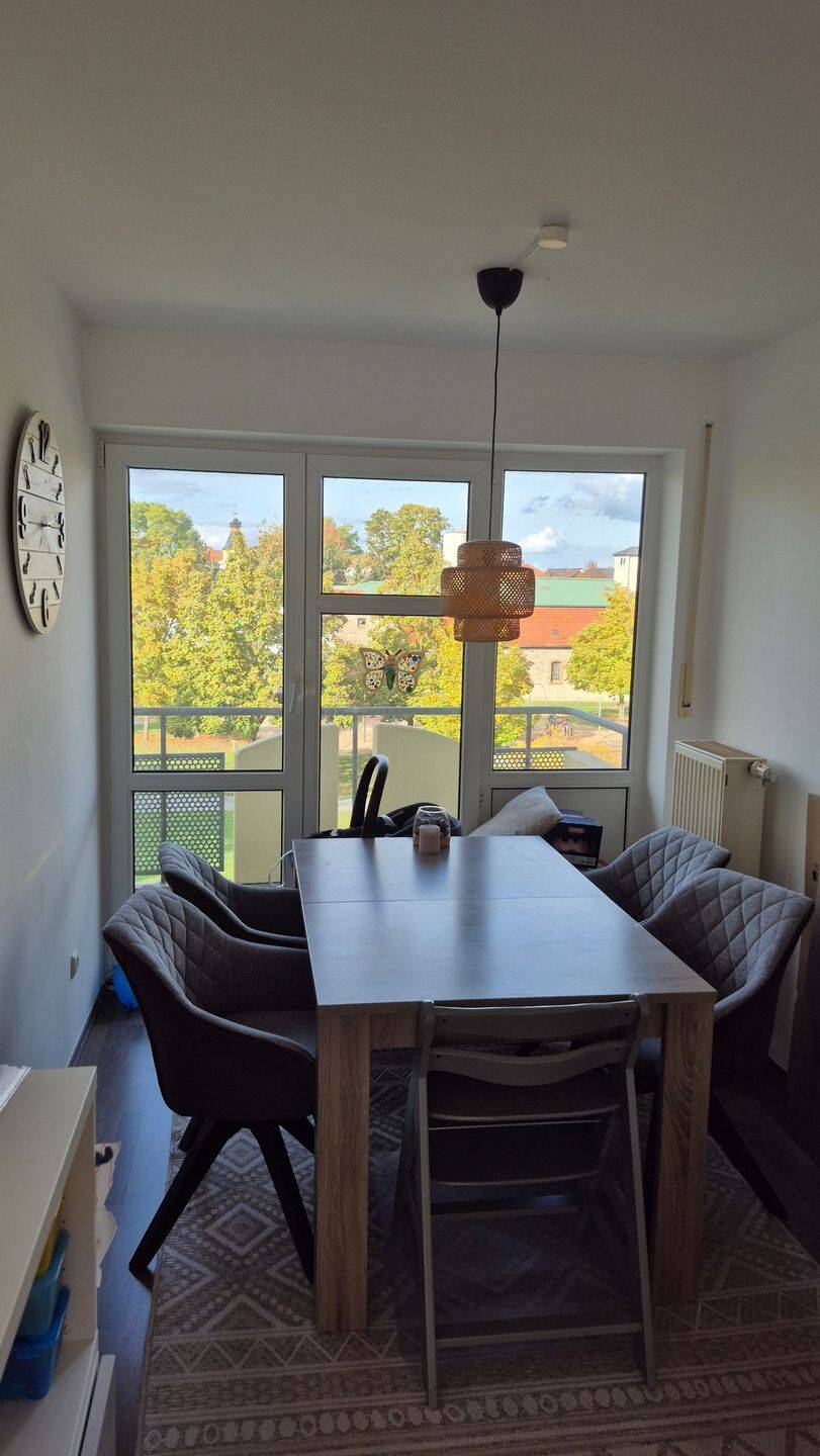 Helle 3,5-Zi.-Wohnung mit 2 Balkonen, Aufzug & Stellplatz nahe Main in Kitzingen, ab 01.11., 97318 Kitzingen