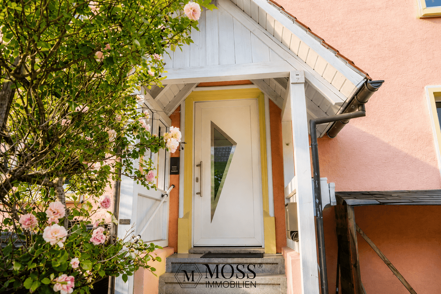 Ein Haus, viele Möglichkeiten: 338 m² für Familie, Generationen & Homeoffice, 78087 Mönchweiler