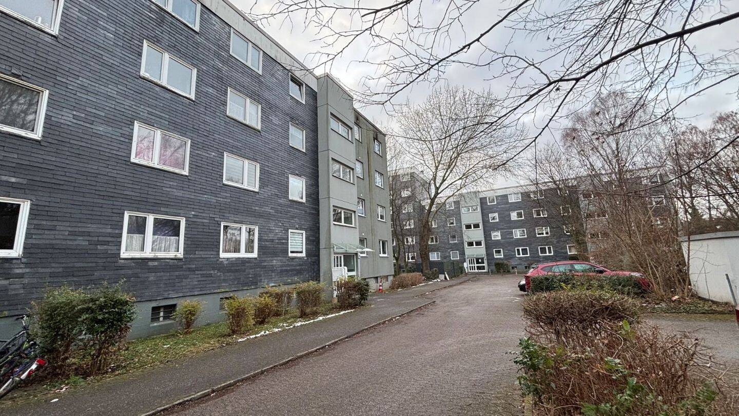 Erstbezug nach Renovierung! Gut geschnittene 3 Zimmer Wohnung mit Balkon!, 44287 Dortmund (Aplerbeck Aplerbecker Mark Berghofen Schüren Sölde)