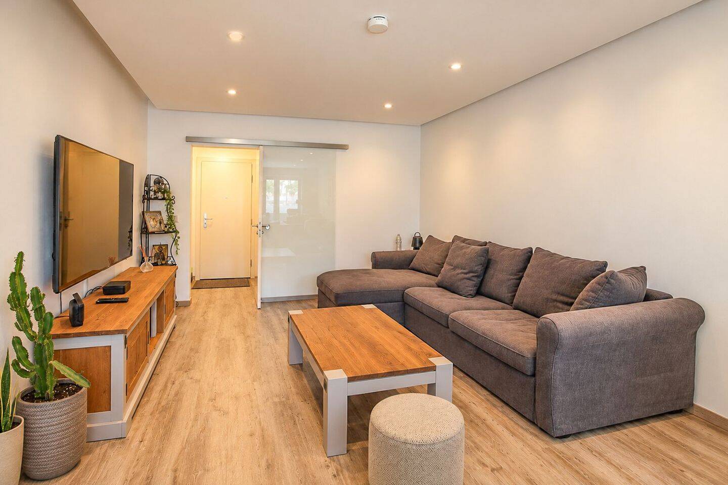 Einziehen & Wohlfühlen – hochwertig modernisierte 4-Zimmer-Wohnung mit Loggia, 63477 Maintal