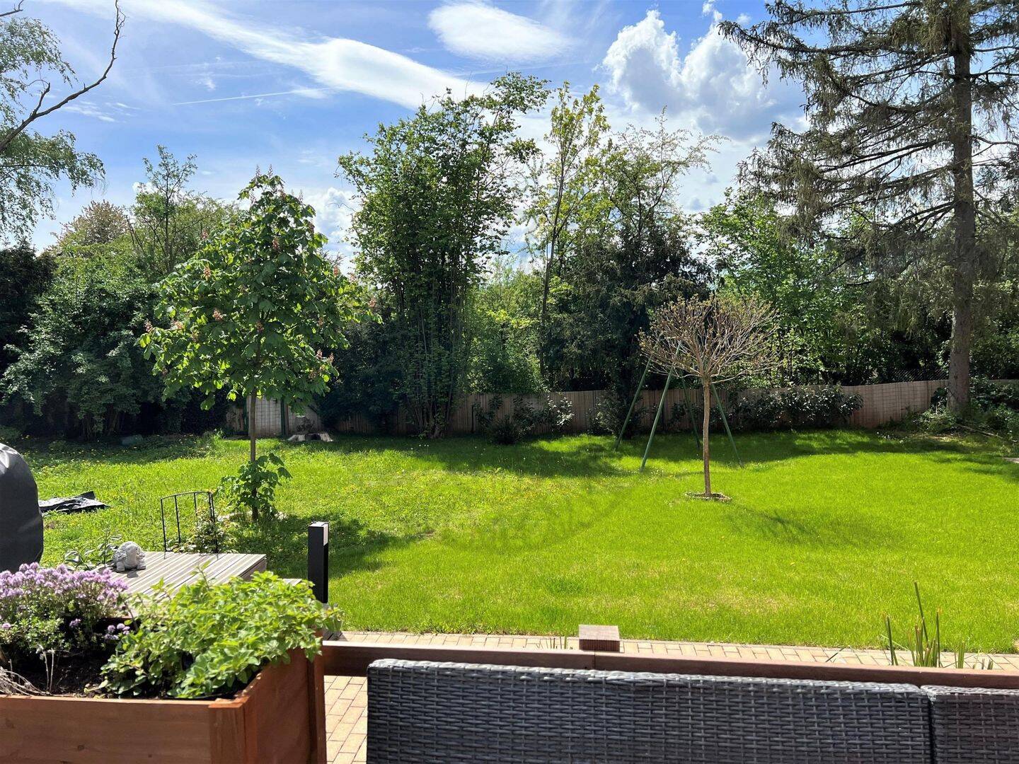 Alternative zur Wohnung! Reiheneckhaus mit großem Garten, Terrasse & Erweiterungspotenzial., 65936 Frankfurt am Main (Nied Sossenheim)