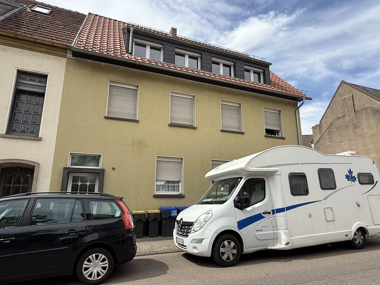 Renovierte 3-ZKB-Dachgeschosswohnung in einem gepflegten Dreifamilienhaus, 66113 Saarbrücken