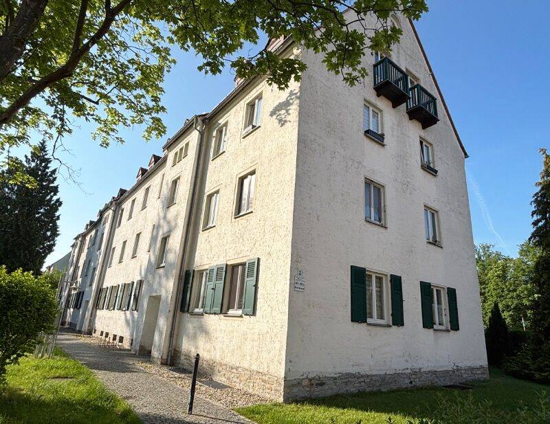 Clever wohnen: 2,5 Zimmer, Parkett & Tageslichtbad – sofort bezugsfrei, 1237 Dresden