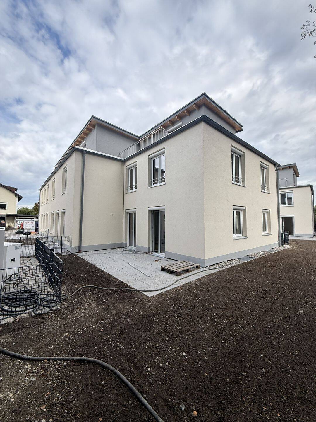 Modernes Reihenhaus in Großhadern mit Wärmepumpe und Atelier, 81377 München (Hadern Sendling-Westpark)