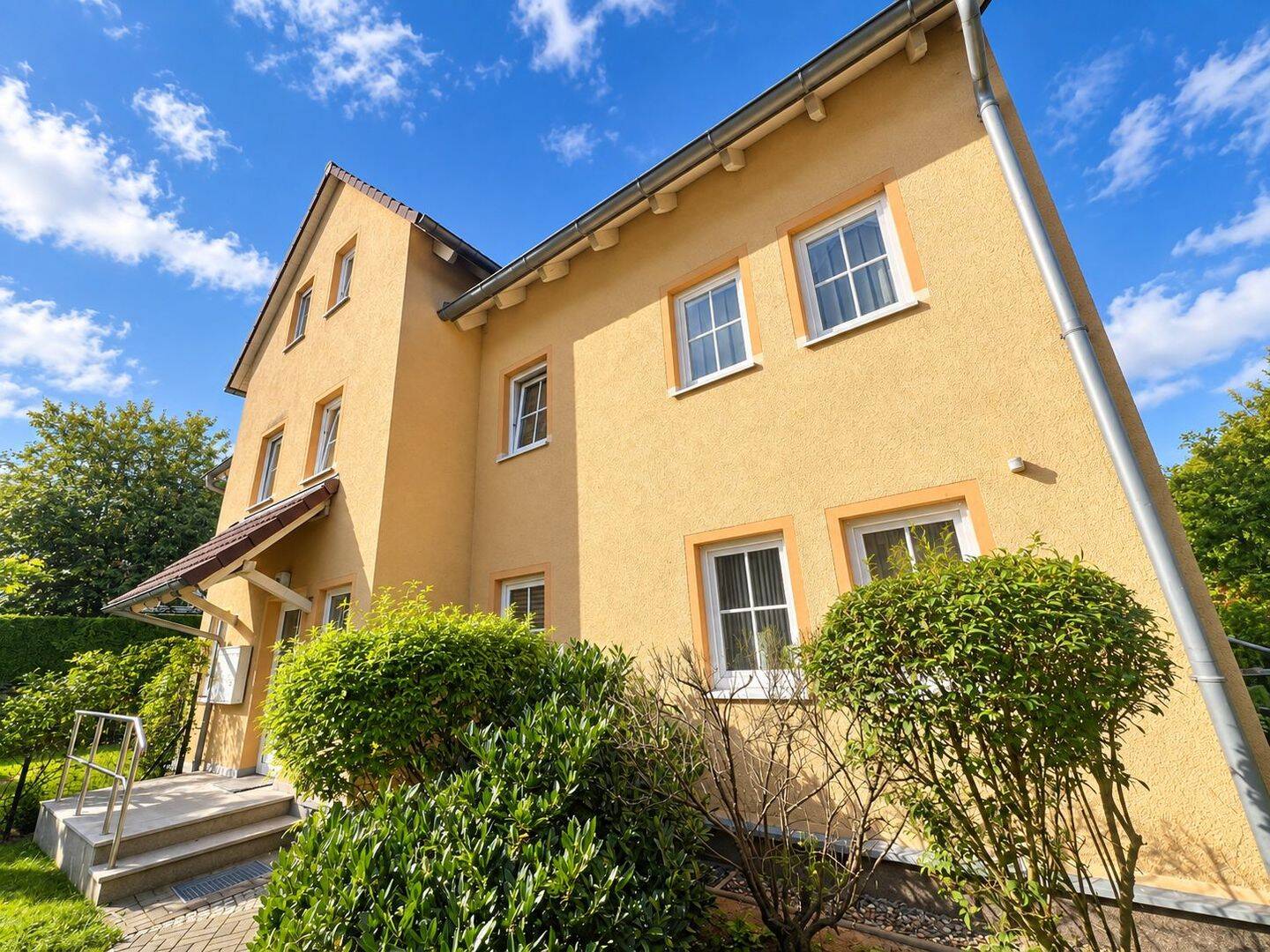 EIGENNUTZER AUFGEPASST! DACHGESCHOSS-WOHNUNG IN IDYLLISCHER LAGE, 1259 Dresden (Großzschachwitz Kleinzschachwitz Leuben Lockwitz Niedersedlitz)