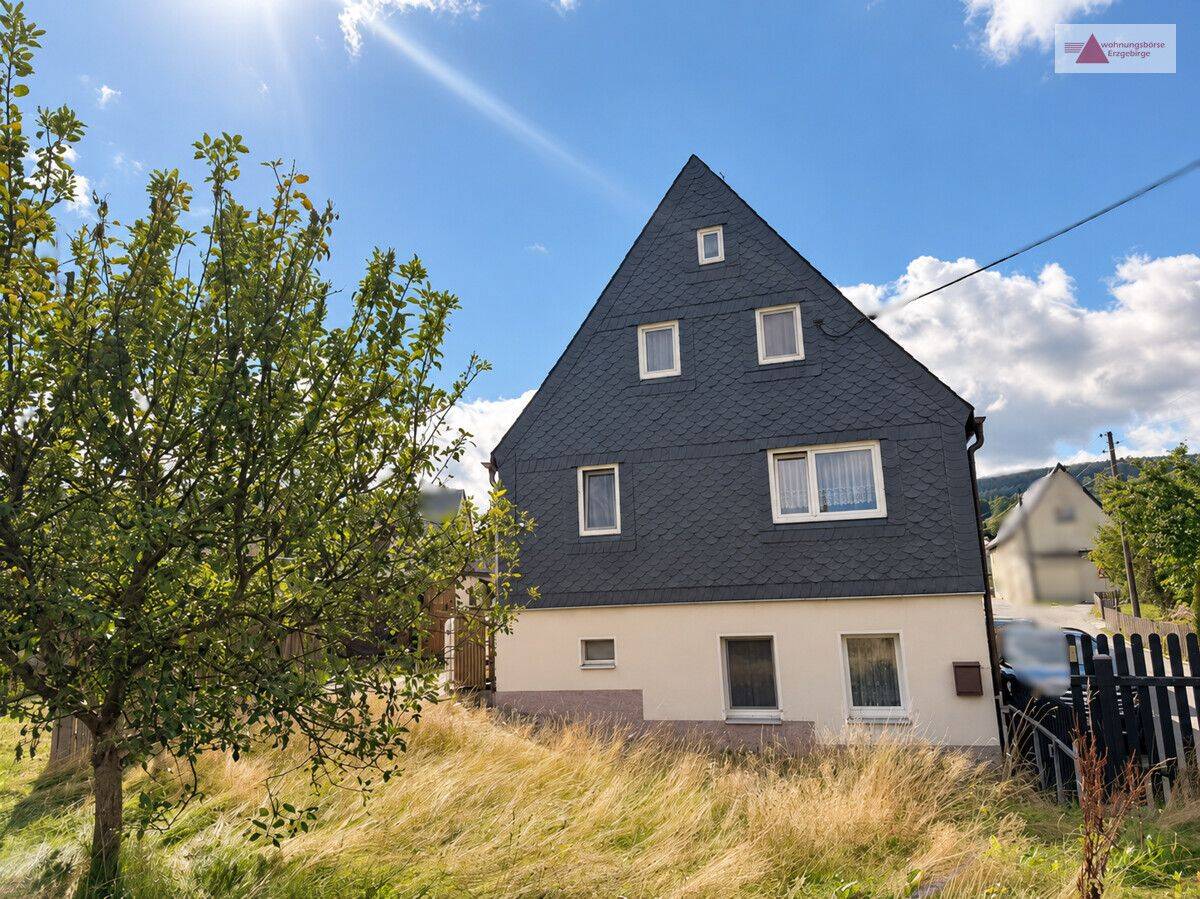 Viel Potenzial: Einfamilienhaus mit Garage & sonnigem Garten in Königswalde bei Annaberg-Buchholz, 9471 Königswalde