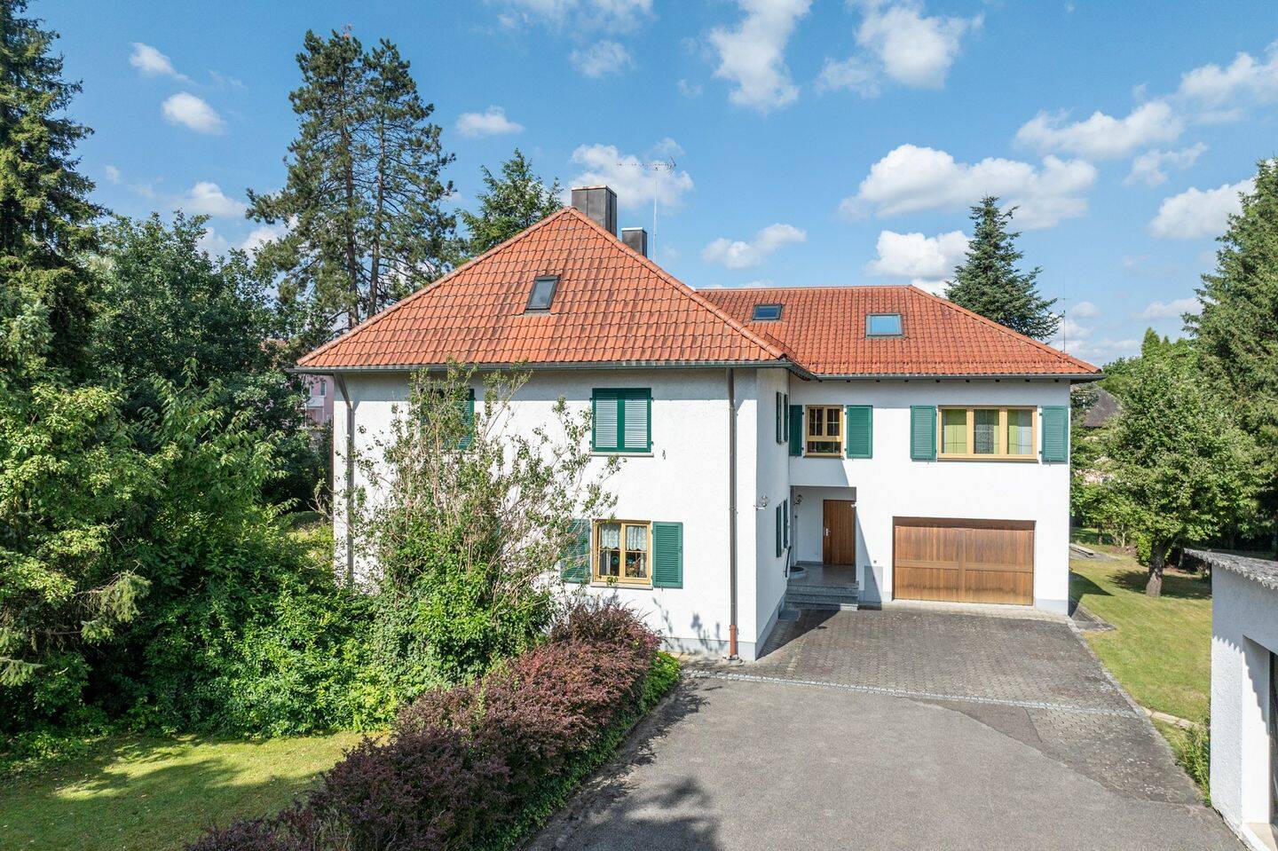 AIGNER – Großzügige Erdgeschosswohnung mit Schlossgarten, 85235 Odelzhausen
