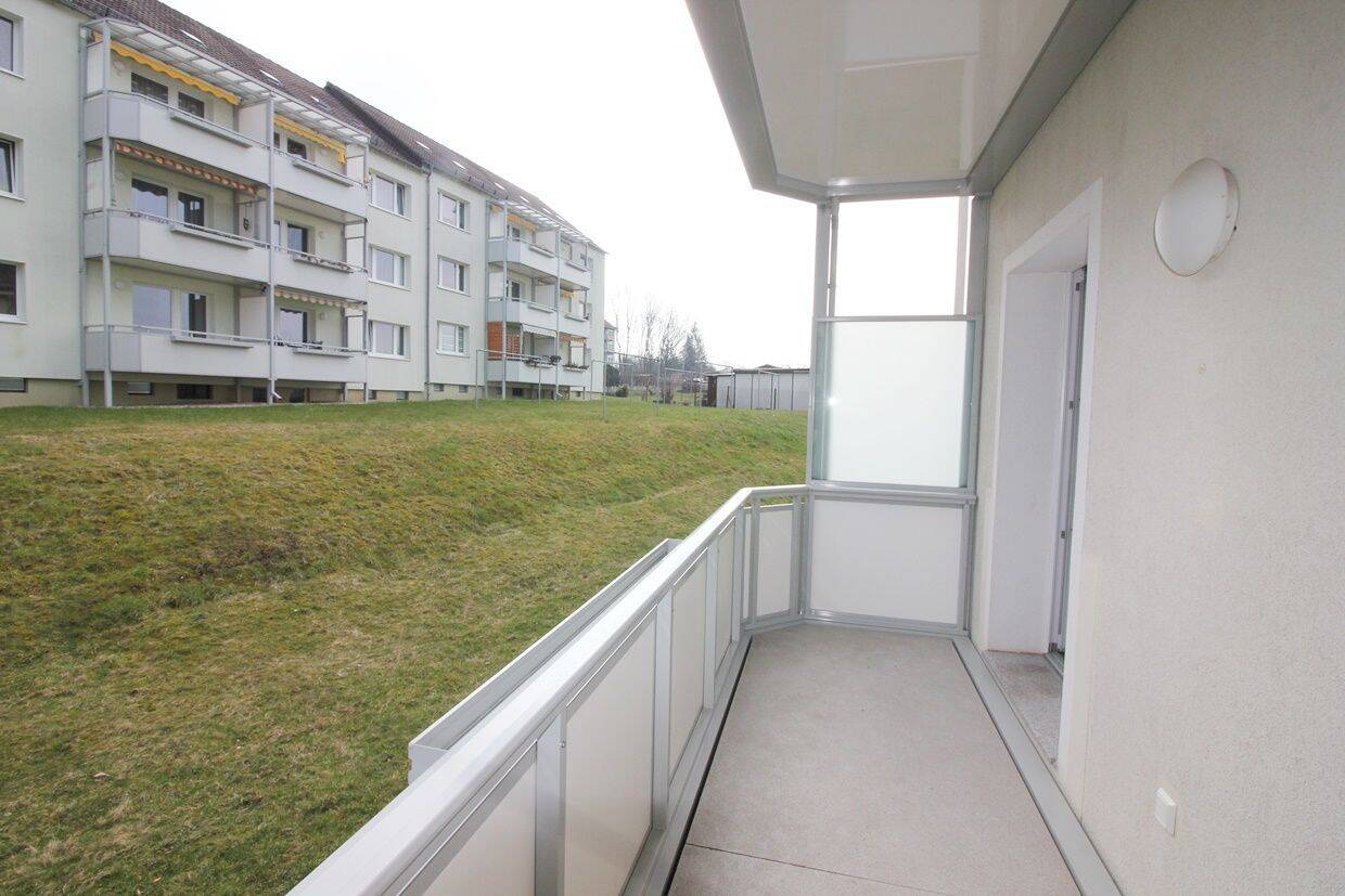 2-Raum-Wohnung mit großem Balkon, 9117 Chemnitz (Rabenstein Reichenbrand Rottluff Siegmar)