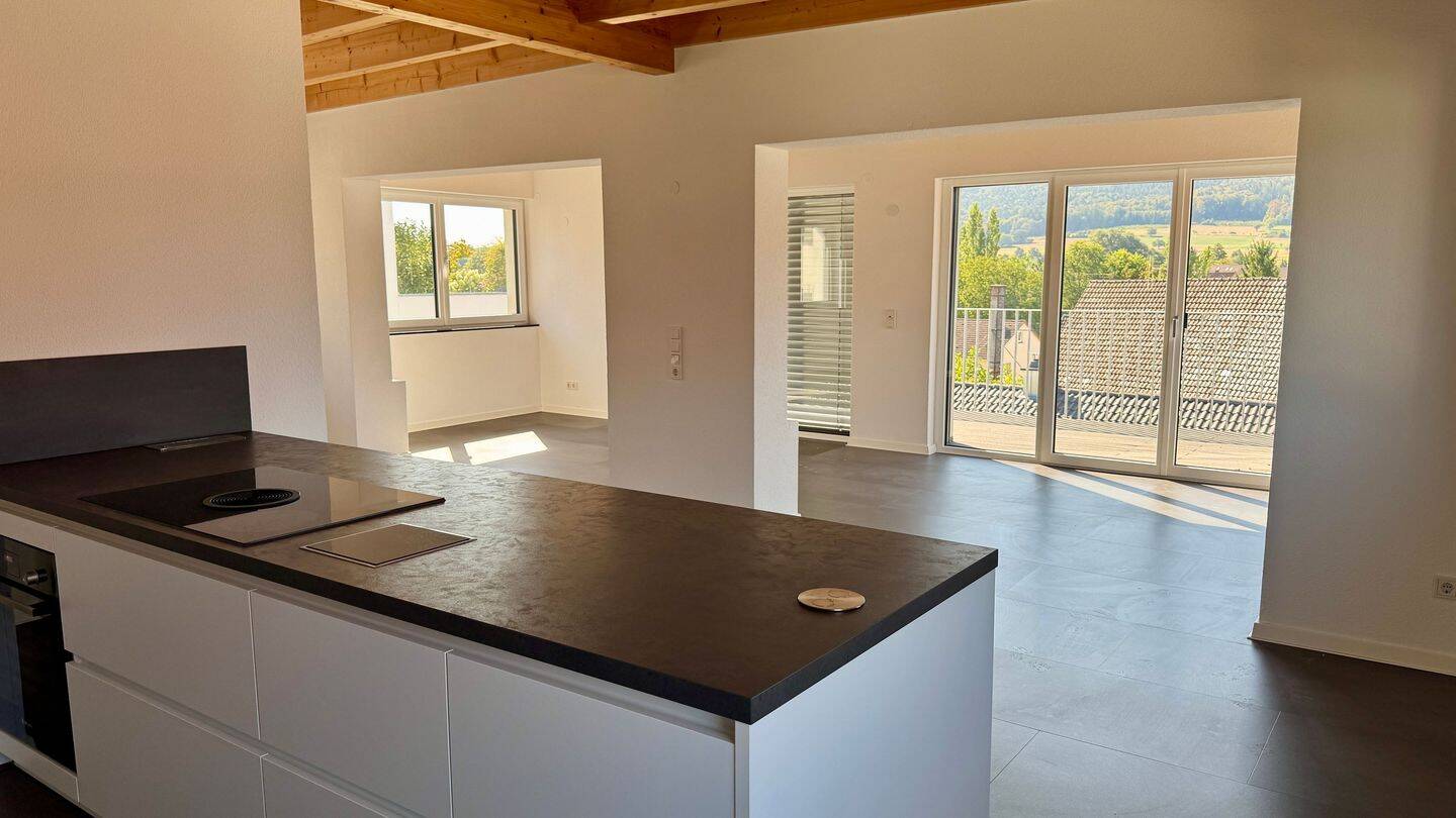 Sonne, Aussicht, Penthouse-Feeling: Ihr neues Zuhause in Bohlingen, 78224 Singen (Hohentwiel)