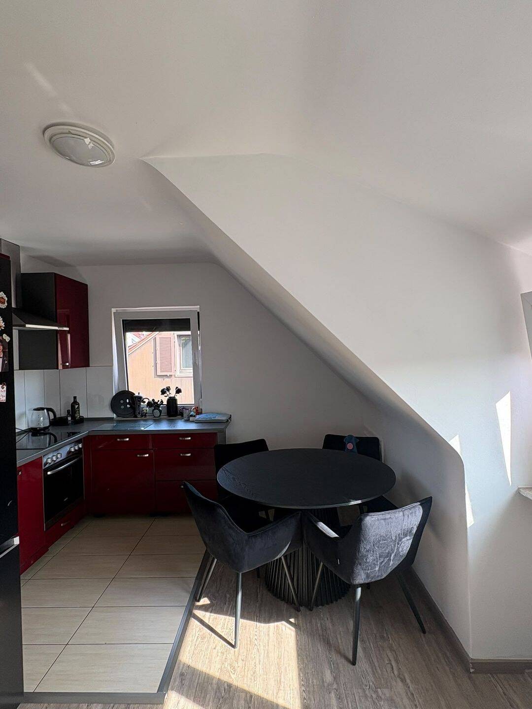 DG 3 Zimmer Wohnung in Stuttgart Zazenhausen, 70437 Stuttgart (Freiberg Mönchfeld Rot Zazenhausen Zuffenhausen)