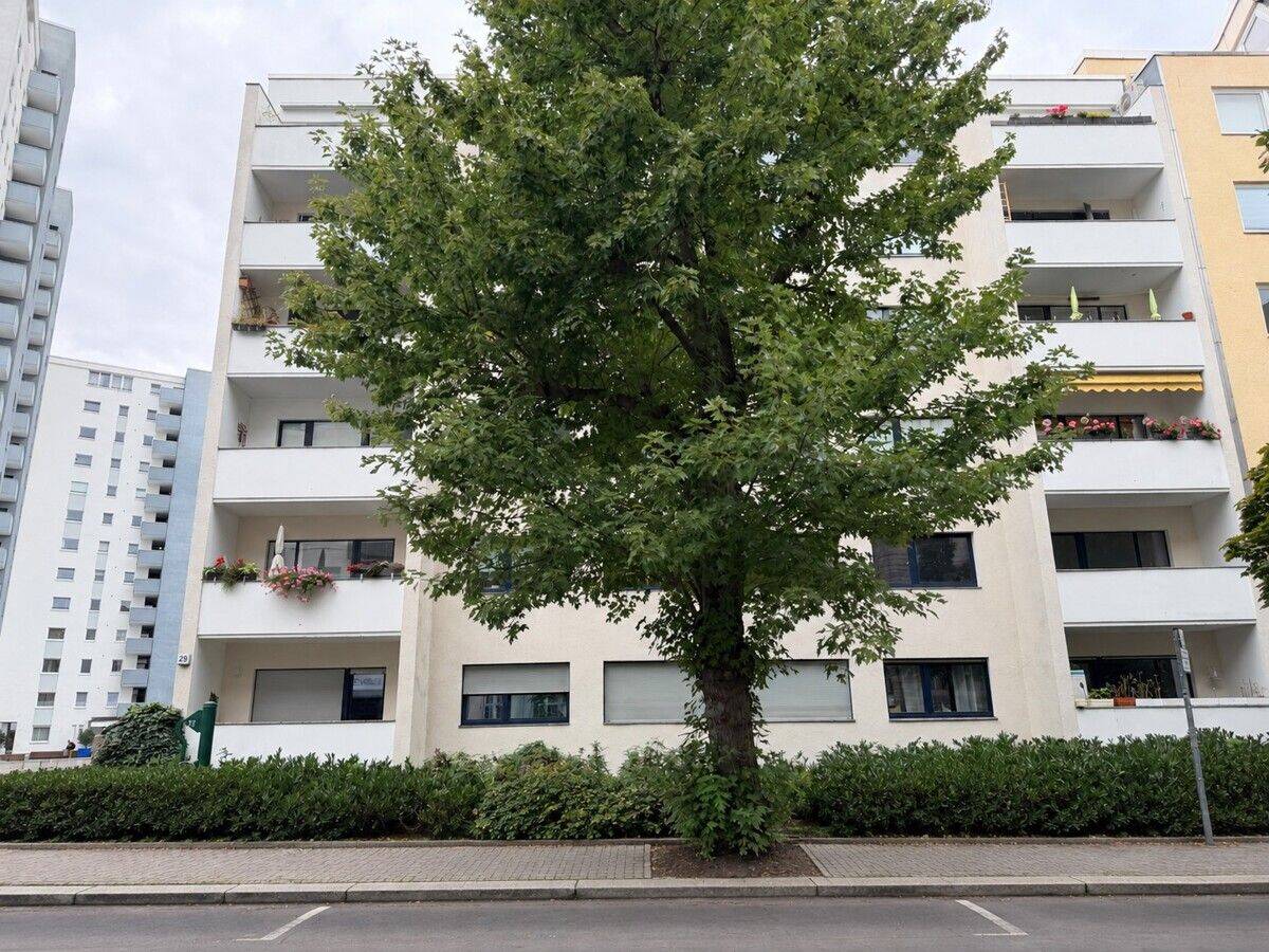 Wohnen nahe der City West – Bezugsfreie Balkonwohnung mit Wannenbad, 10787 Berlin (Charlottenburg-Wilmersdorf Charlottenburg Schöneberg Tiergarten)