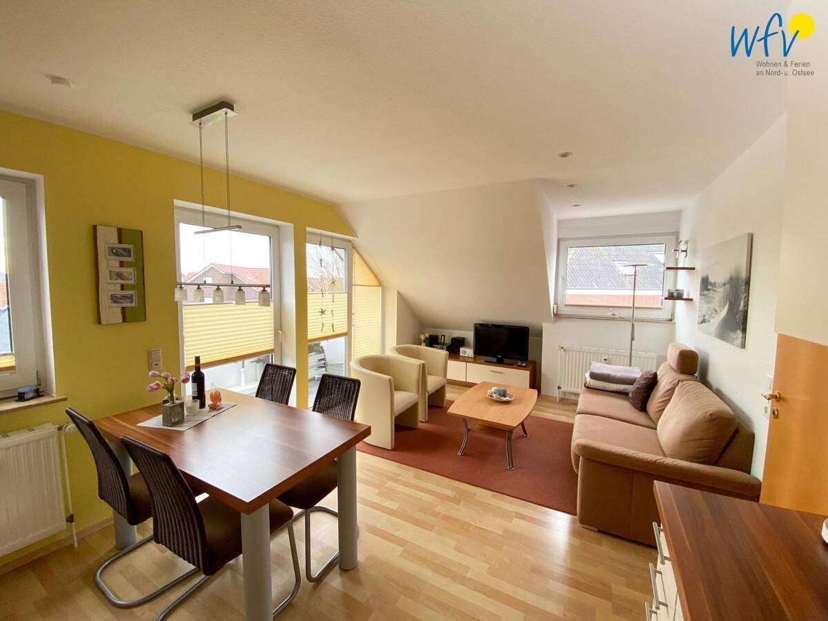 Optimal geschnittene Ferienwohung mit Platz für vier Gäste und Balkon mit Blick auf den alten Leuchtturm, 26757 Borkum