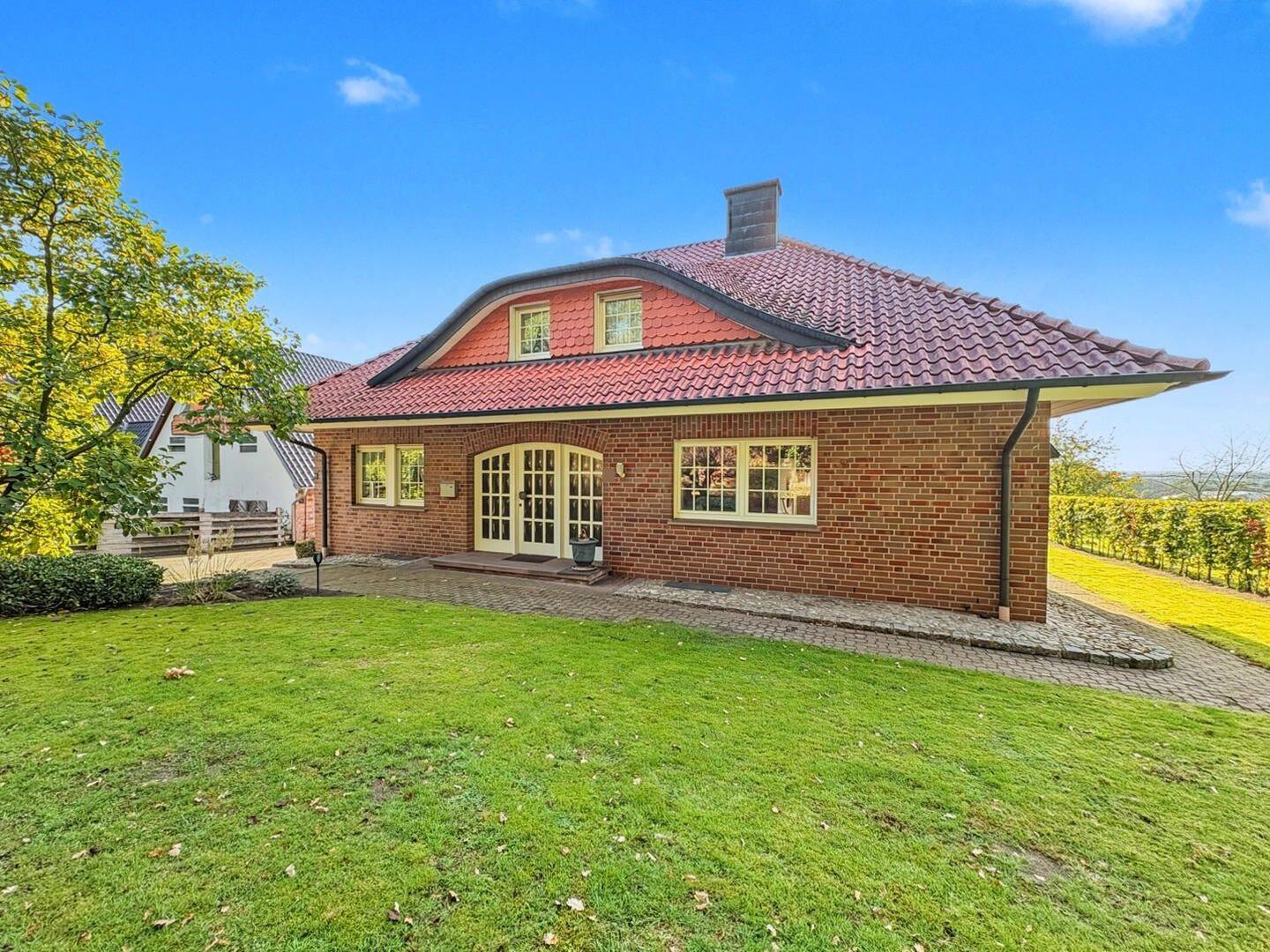 Ibbenbüren: Wohnhaus mit eigener Wiese und herrlichem Blick ins Grüne auf dem Dickenberg, 49479 Ibbenbüren