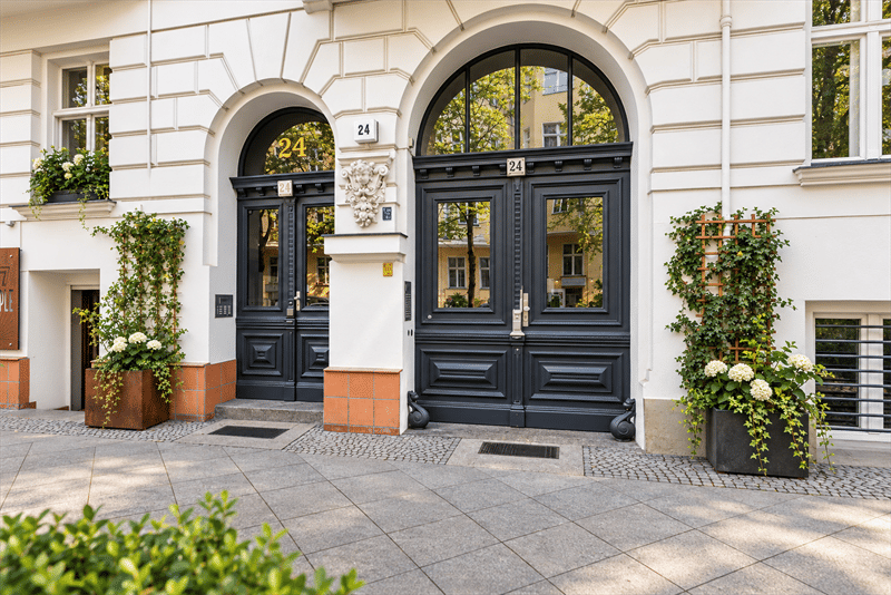 Am Winterfeldtplatz: Kutscherwohnung mit Balkon, 10777 Berlin (Charlottenburg-Wilmersdorf Schöneberg Wilmersdorf)