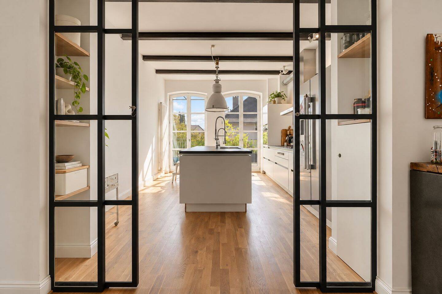 Wohnen auf höchstem Niveau – Altbaucharme auf 5 Zimmern mit großer Terrasse in Lindenthal!, 50935 Köln (Lindenthal Junkersdorf Sülz)