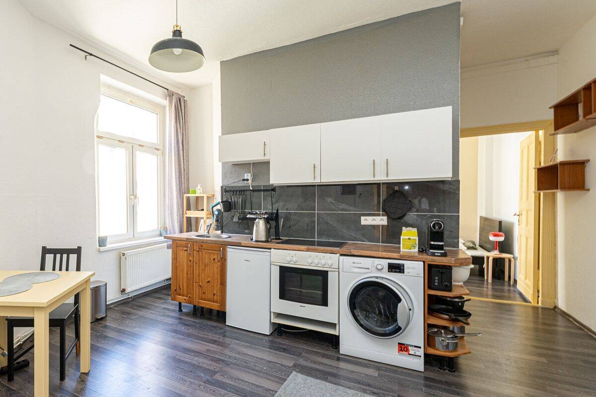 Charmante, möblierte Altbauwohnung mit Wohlfühlcharakter – bezugsfrei und ruhig gelegen, 10249 Berlin (Friedrichshain-Kreuzberg Friedrichshain Prenzlauer Berg)