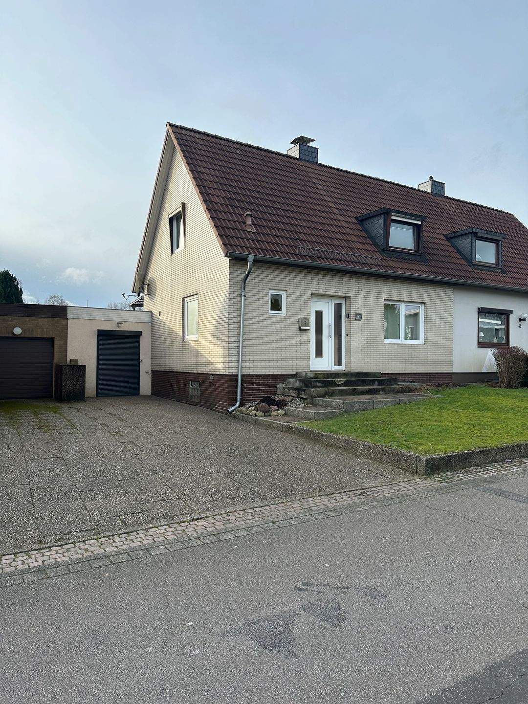 PROVISIONSFREI FÜR DEN KÄUFER! Doppelhaushälfte, 24537 Neumünster (Böcklersiedlung Faldera Gartenstadt)