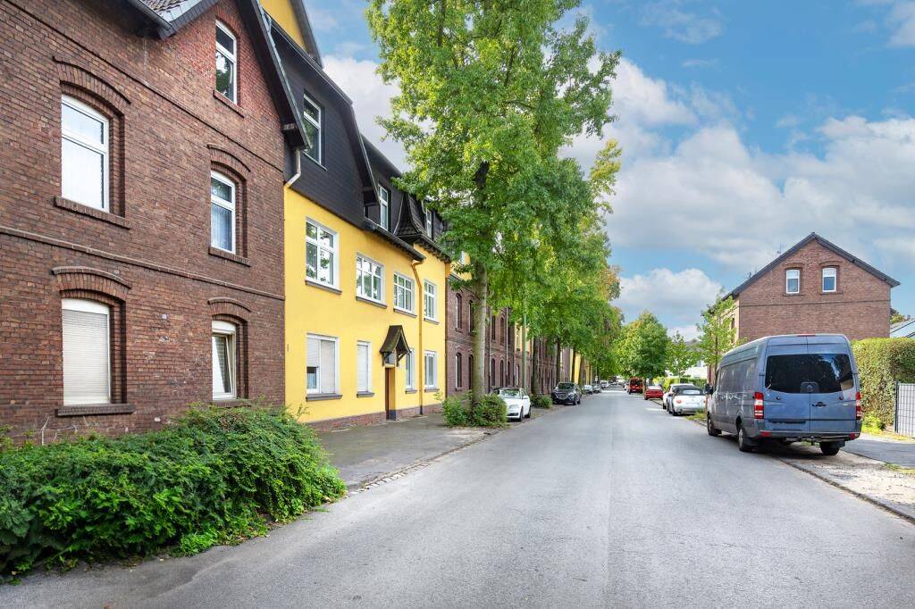 Ankommen. Auspacken. Wohlfühlen. / Move in. Settle in. Feel at home., 47166 Duisburg