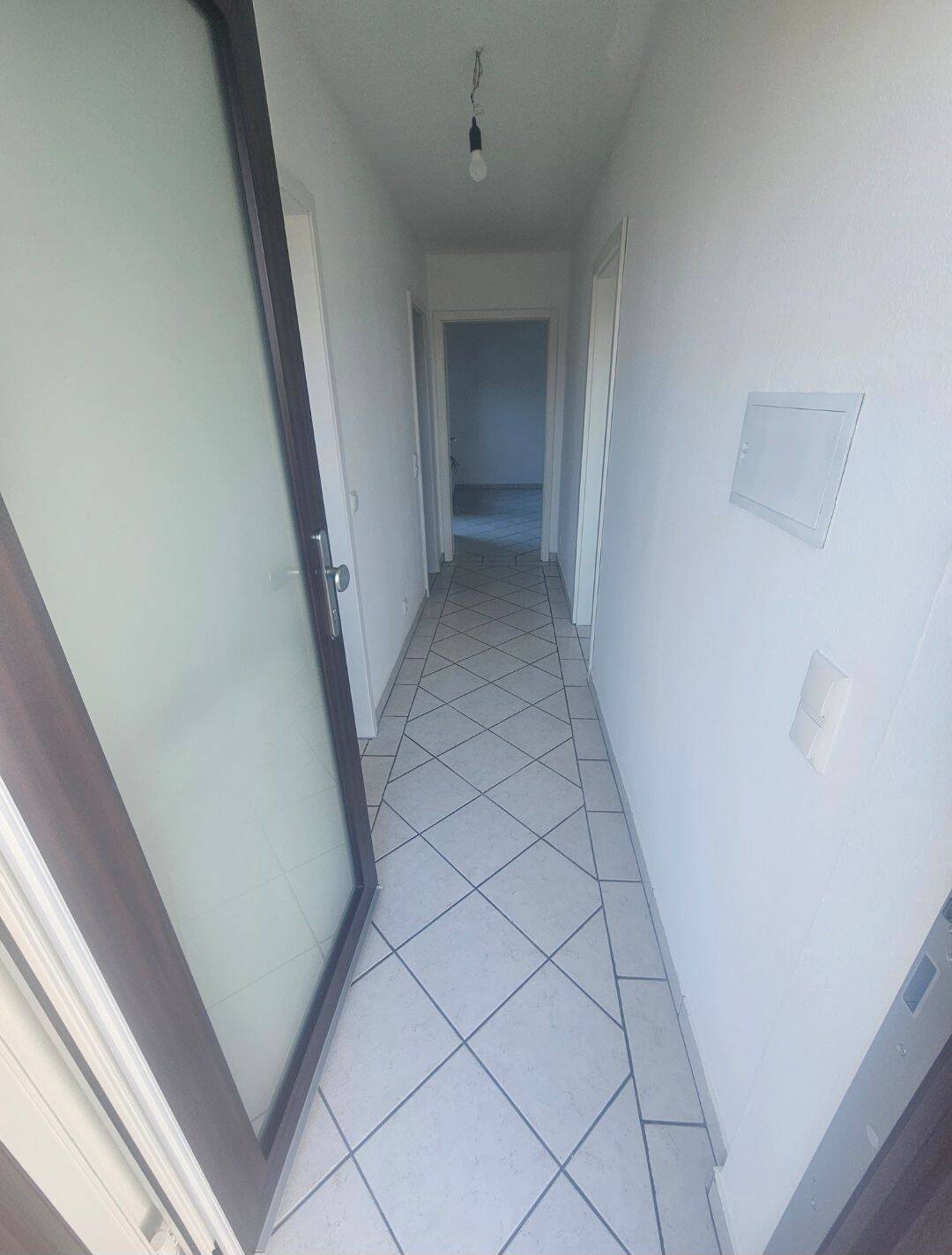 Helle 2-Zimmer-Wohnung 39qm mit Einbauküche in Westerdeichstrich, 25761 Westerdeichstrich