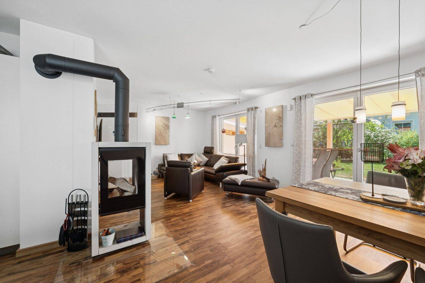 Schluss mit hohen Nebenkosten: Strom & Heizung für 100 €/Monat. So entspannt leben Sie auf 160 m²!, 85465 Langenpreising