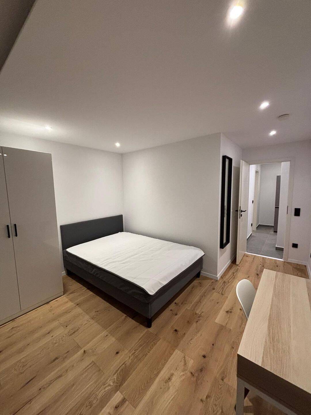 Top Lage + voll möbliert: WG-Zimmer bei Neuaubing, 81249 München (Allach-Untermenzing Aubing-Lochhausen-Langwied Pasing-Obermenzing)