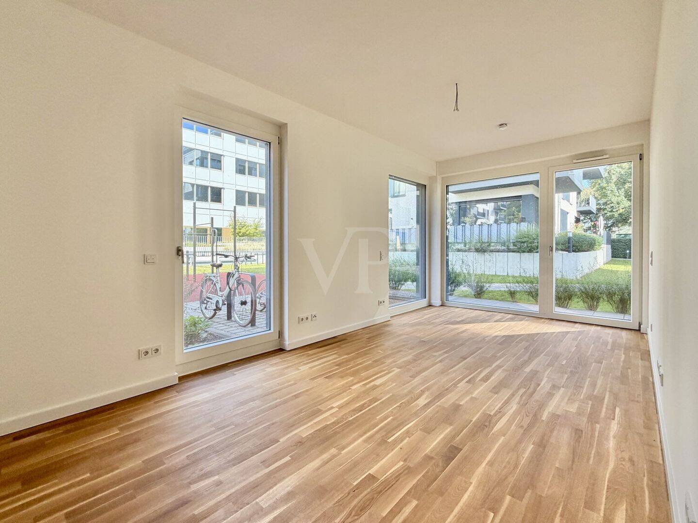 Helle Erdgeschosswohnung mit Echtholzparkett und sonniger Terrasse, 12555 Berlin (Treptow-Köpenick Köpenick)