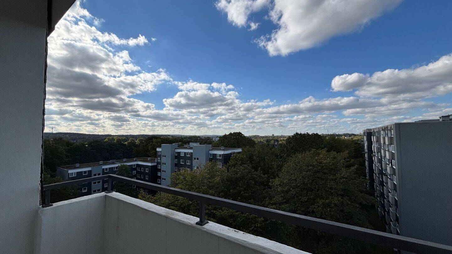 *Hoch hinaus!* Renovierte 2 Zimmer Wohnung mit Balkon, 44287 Dortmund (Aplerbeck Aplerbecker Mark Berghofen Schüren Sölde)