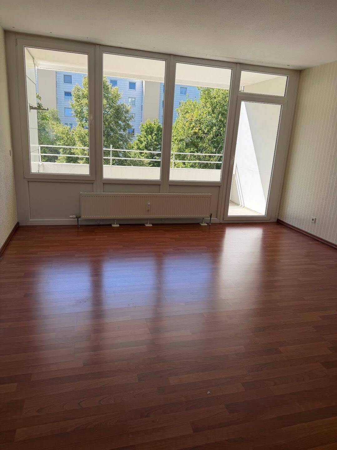 Dreizimmerwohnung mit Loggia auf dem Eschberg, 66121 Saarbrücken